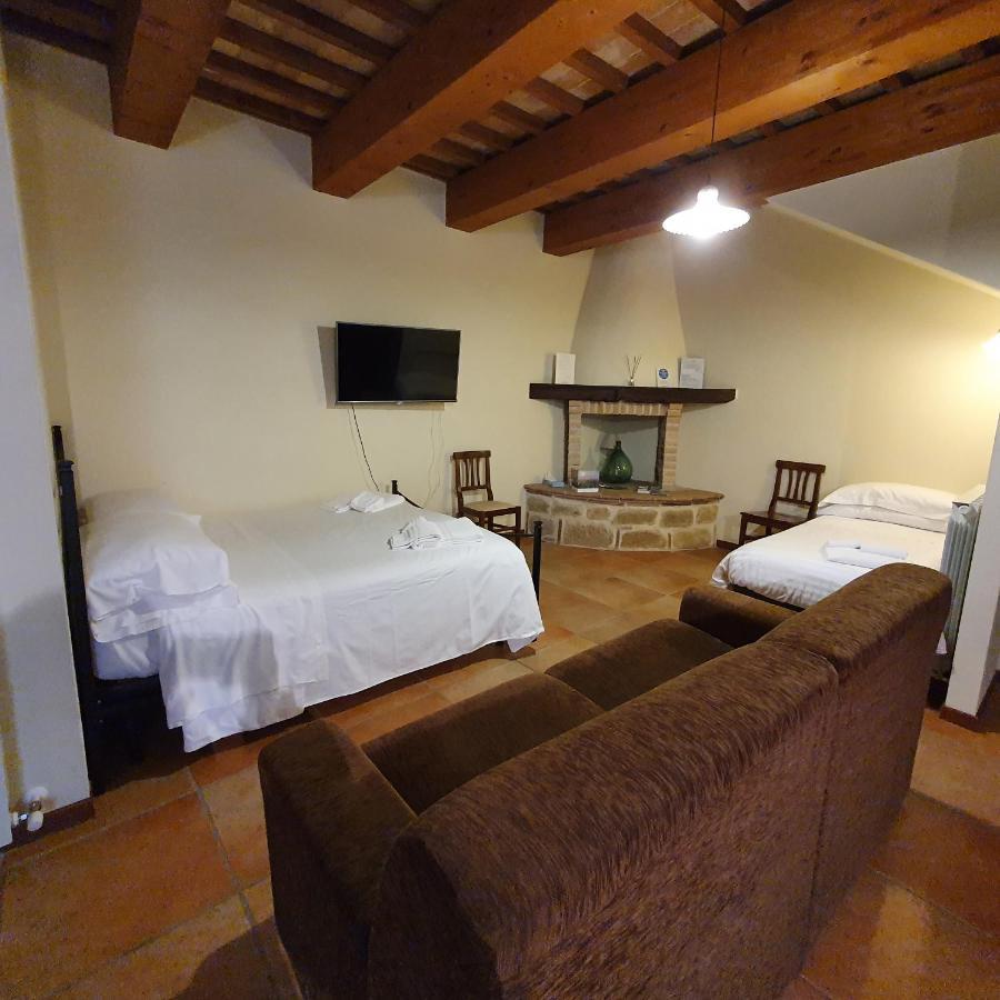Pietra Maula Agriturismo Кастельраймондо Экстерьер фото