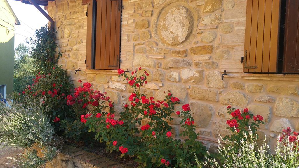 Pietra Maula Agriturismo Кастельраймондо Экстерьер фото