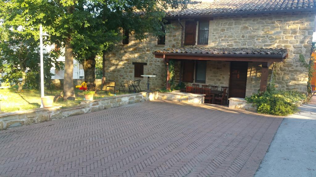 Pietra Maula Agriturismo Кастельраймондо Экстерьер фото